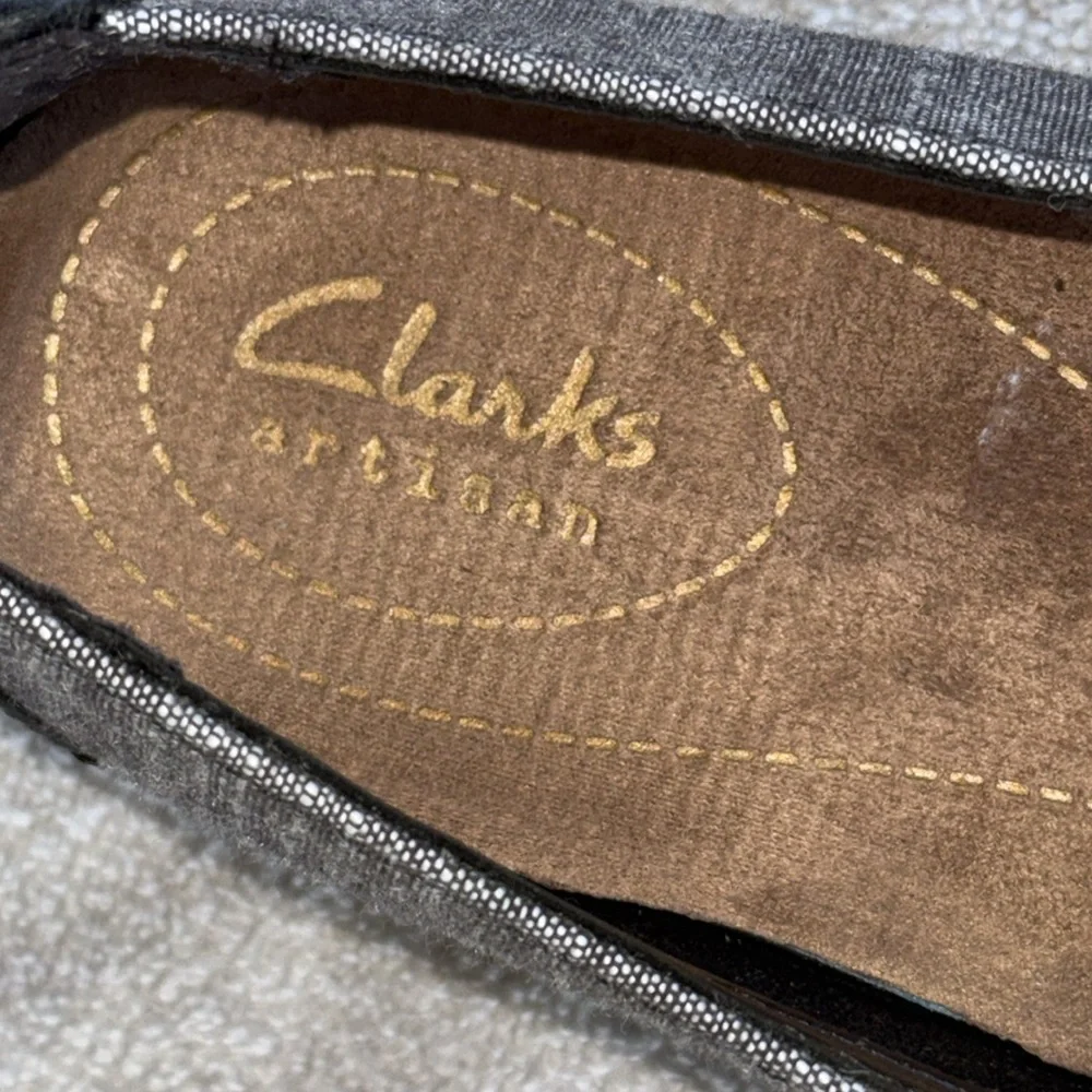 Clarks‎ Artisian loafers women’s size 7.5 7 1/2 Clark’s Keesha Luca Gray Slip-On